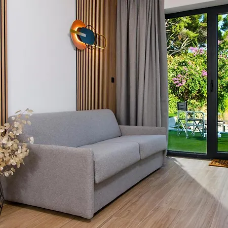 Via Mare Luxury سبليت