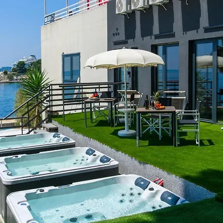 Via Mare Luxury سبليت