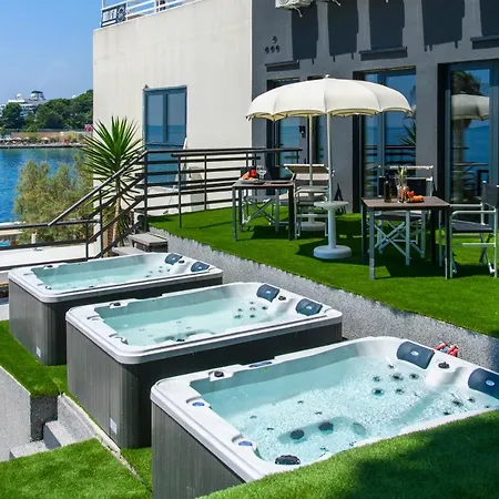 Via Mare Luxury بيت ضيافة