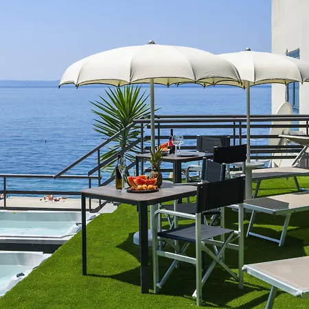 Via Mare Luxury Гостевой дом Сплит