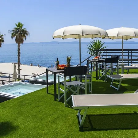 Via Mare Luxury