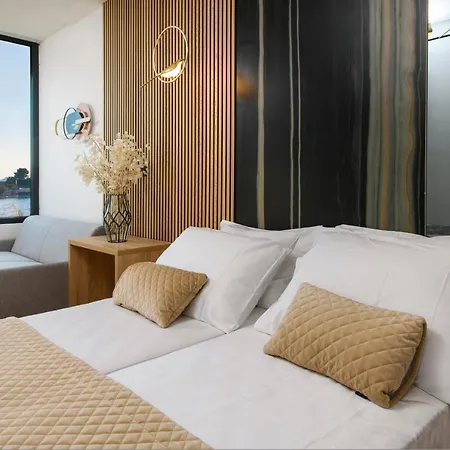 Πανσιόν Via Mare Luxury Σπλιτ