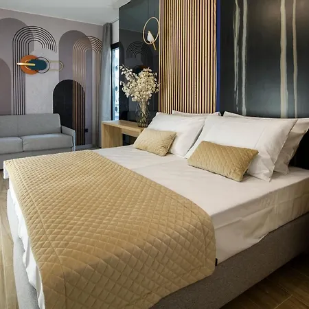 Πανσιόν Via Mare Luxury 4*