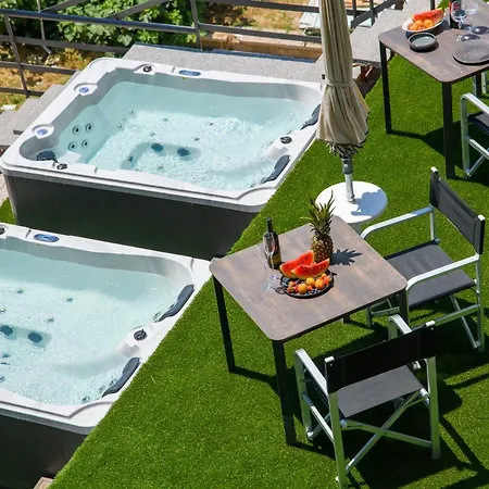 Πανσιόν Via Mare Luxury 4*